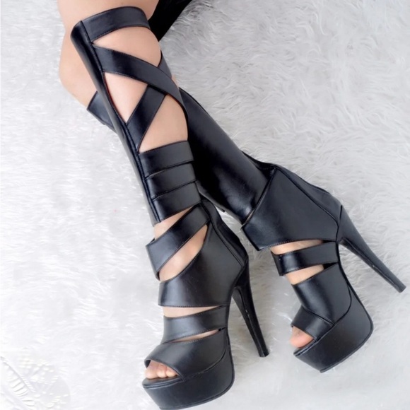 GUCCI LUXURY  HELENA BLACK LEATHER CUT OUT HIGH HEEL TALL BOOTS - 9.5 - NIB!🔥🫦 - Picture 1 of 15